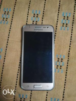 Samsung j2.. Good Candisan