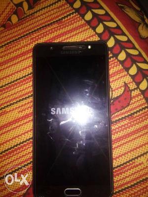 Samsung j7 max on excellent condition with all