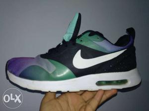 Unpaired Black And Green Nike Air Max