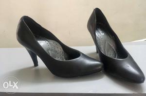 Used once. size 36. leather. inc 5