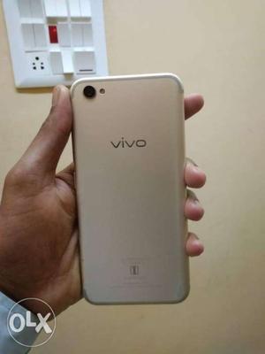 Vivo v5+ good condition mobile 4+64 GB Only phone