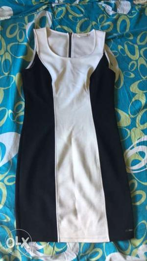 Women's Black And White Sleeveless Dress