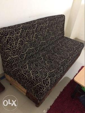 3 seater sofa with strong wood base