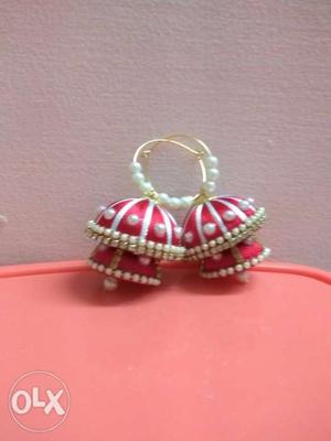 Beautiful red n white jhumki beaded with pearls