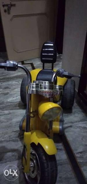 Children bty bike rechargeable and good condition