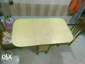 Folding dinning table in good condition