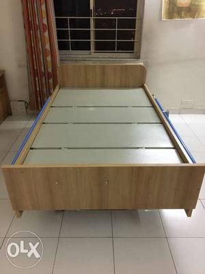 Fully moveable hospital bed