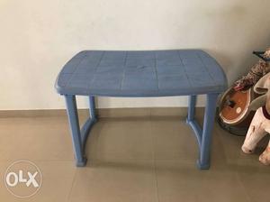 Plastic dinning table want to sell urgent