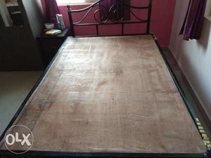 Queen side metal bed with Kurlon mattress
