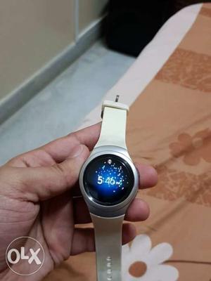Samsung smart watch Gear S2 Silver And White Colour Just 14