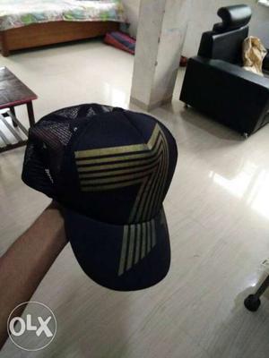 Sports sponge cap, in fabulous condition, Black