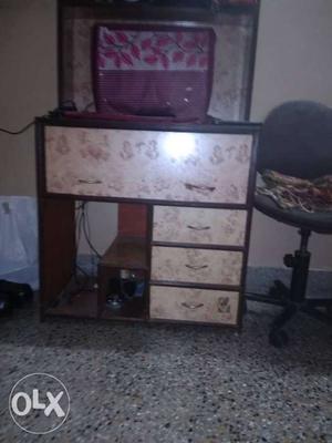 Table with storage available for urgent sale