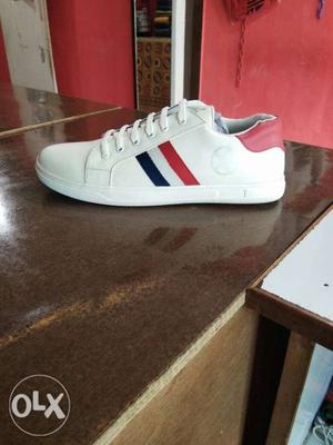 Unpaired White And Red Leather Low-top Shoe