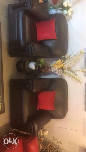 Beautiful dark choclate colourd sofa set with