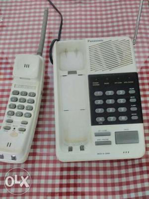 It's a vintage cordless phone in good working