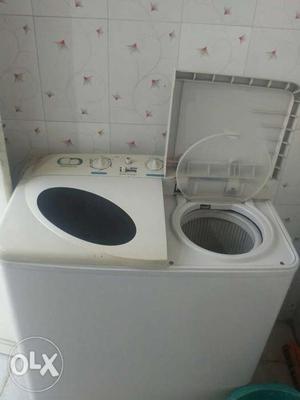 Samsung wahsing machine in very gd condition 9kg