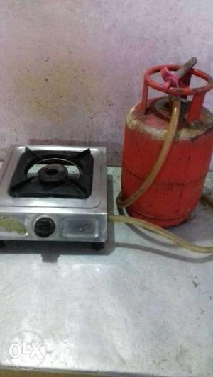 Stove with cylinder
