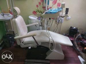 Wants to sell confident hydrulik dental chair in