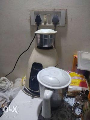 White And Black Blender