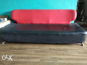 Black And Red Leather Sofa Set. 3+1+1 Seater.