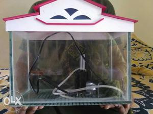 Fish tank with oxygen pump, in very good