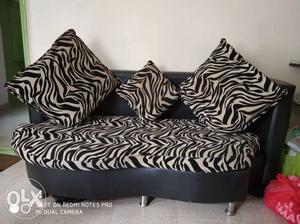 Imported sofa. 3 + 3 seater 3 + 3 pillows Single