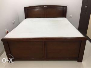 King size box bed with Kurl-on mattress