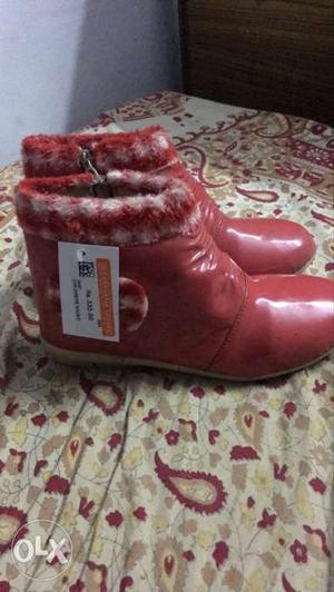 New Leather Boots for kids size is 5