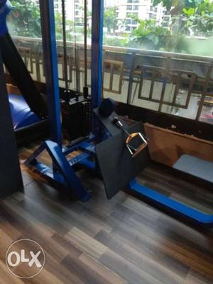 Seated row machine with 200lbs weight stack its a