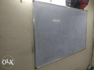 White board 6*4 only 6 months used
