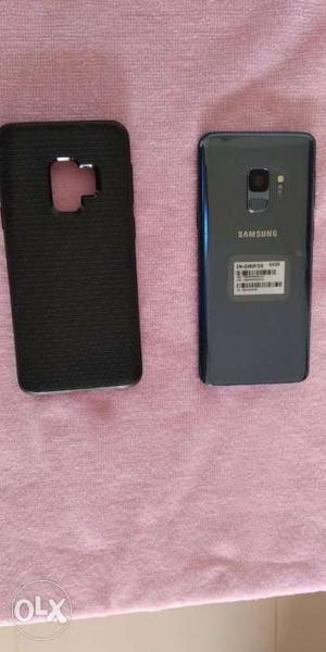 1 month old Samsung s9 coral blue with bill box