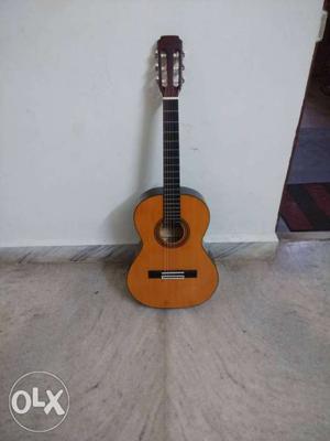 Acoustic guitar for beginners. Reason for selling
