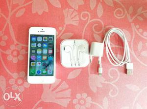Apple Iphone 5s 16GB Silver Mint Condition not a