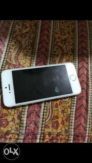 IPhone 5s.Very very good condition.No kind of