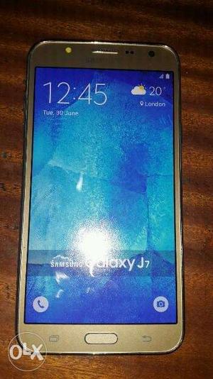 Samsung j7 awesome condtion 1.5 gb ram 16gb internel with