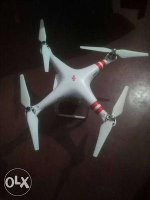 White And Red DJI Quadcopter Drone phantom 2 plus