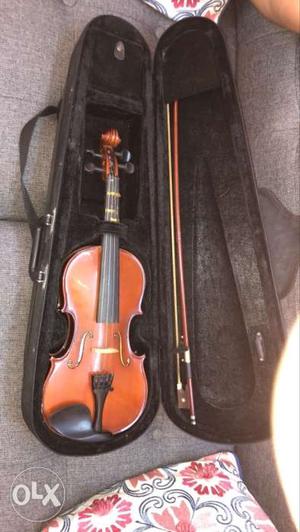 1/2 size violin with bow and case