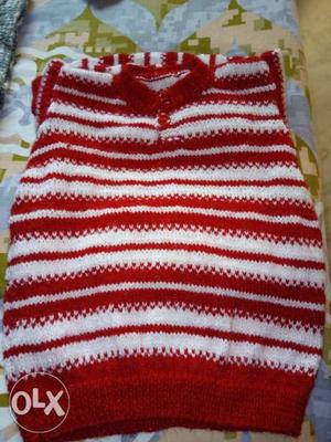 Hand knitted sweaters of premium wool quality for