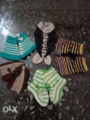 Handmade woolen socks of various sizes