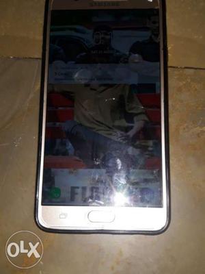 Neat condition Samsung's j7maxx.. 5 months old.