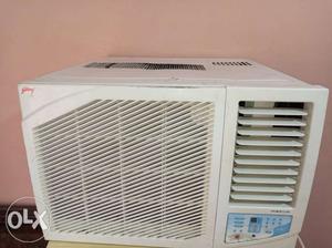 1.5 ton window air condition, with stabilizer.