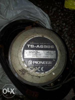 2 Set Of Pioneer Speaker very Cheap Rate 220w