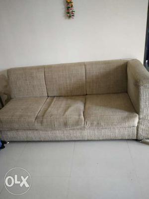 3 sitter sofa in good condition