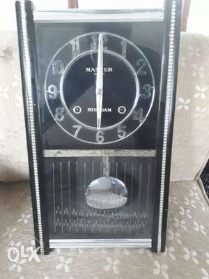 30 years old antique clock running