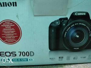 Black Canon EOS 700D Bridge Camera Box