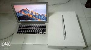 Macbook pro corei5, 1yr old only.