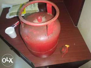 Mt. 5kg gas cylinder With Regulator urgent for