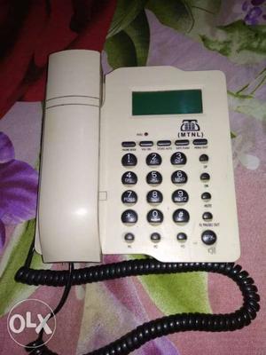 One MTNL phone instrument, working and in a very