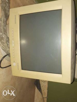 Samsung CRT Monitor 15inch in working condition.