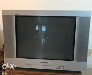 Sony trinitron 24 inch flat screen television with